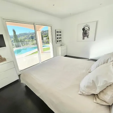 Holiday home Le Clos Des Lauriers