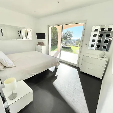 Le Clos Des Lauriers *